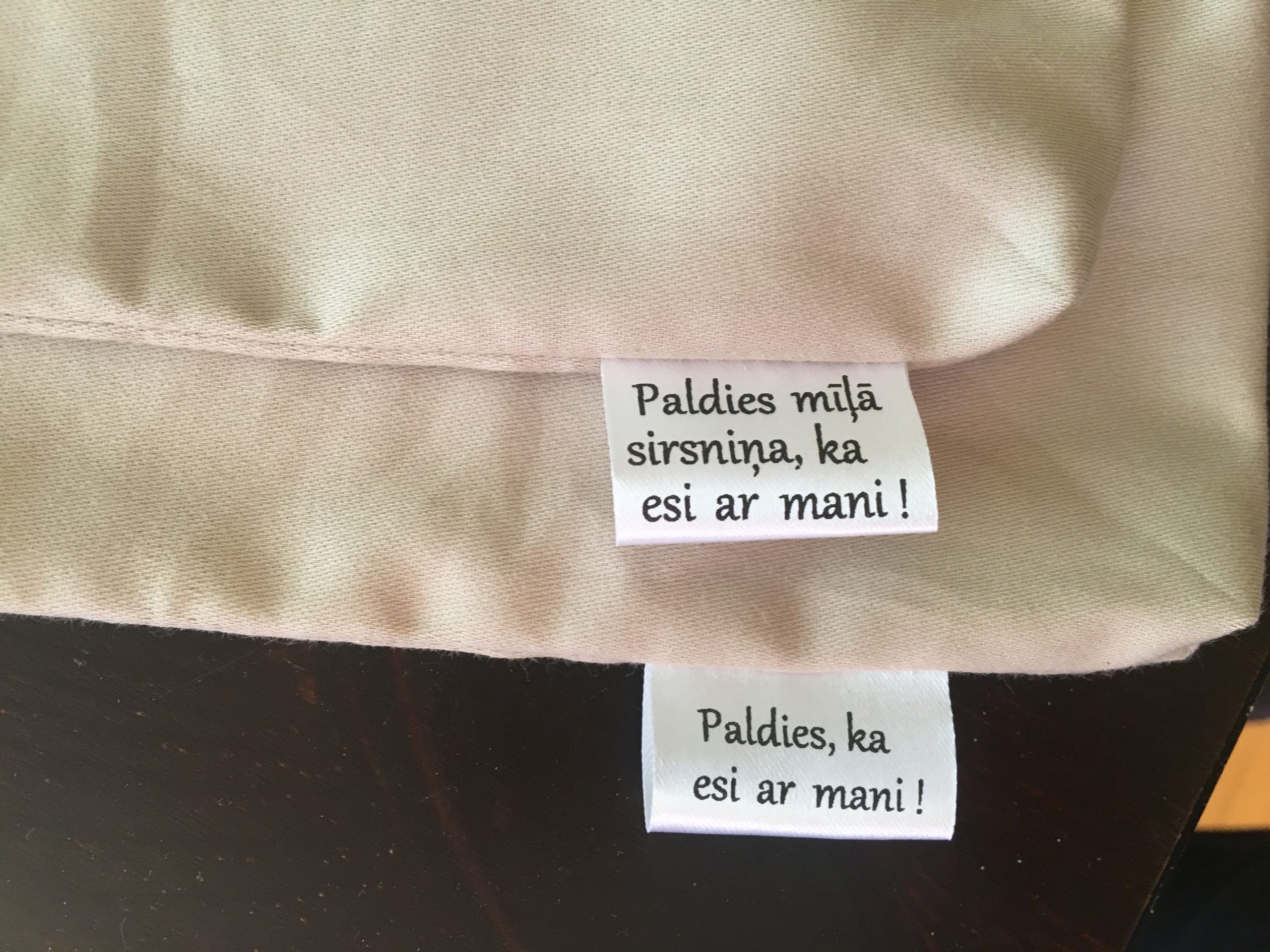 Dāvana kāzu viesiem. Satīna Lavandas maisiņš ar personalizētu zīmīti - Image 3